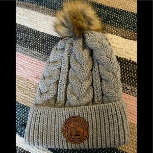 Squaw Valley Winterwondergrass Pom Pom hat like new.